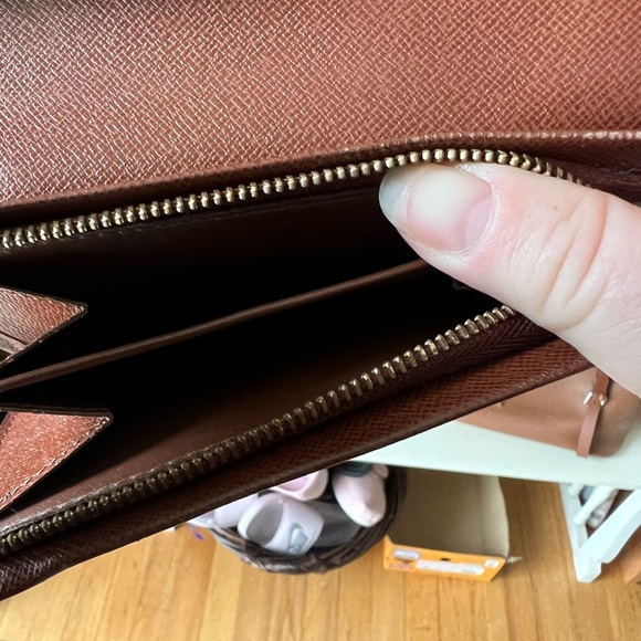 LV monogram wallet 5 1/2 x 3 1/2- CA0322 - Picture 9 of 17